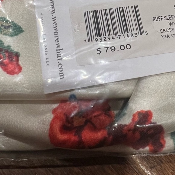 WE WORE WHAT Red Floral Satin Puff Sleeve Mini Dress - Picture 7 of 13